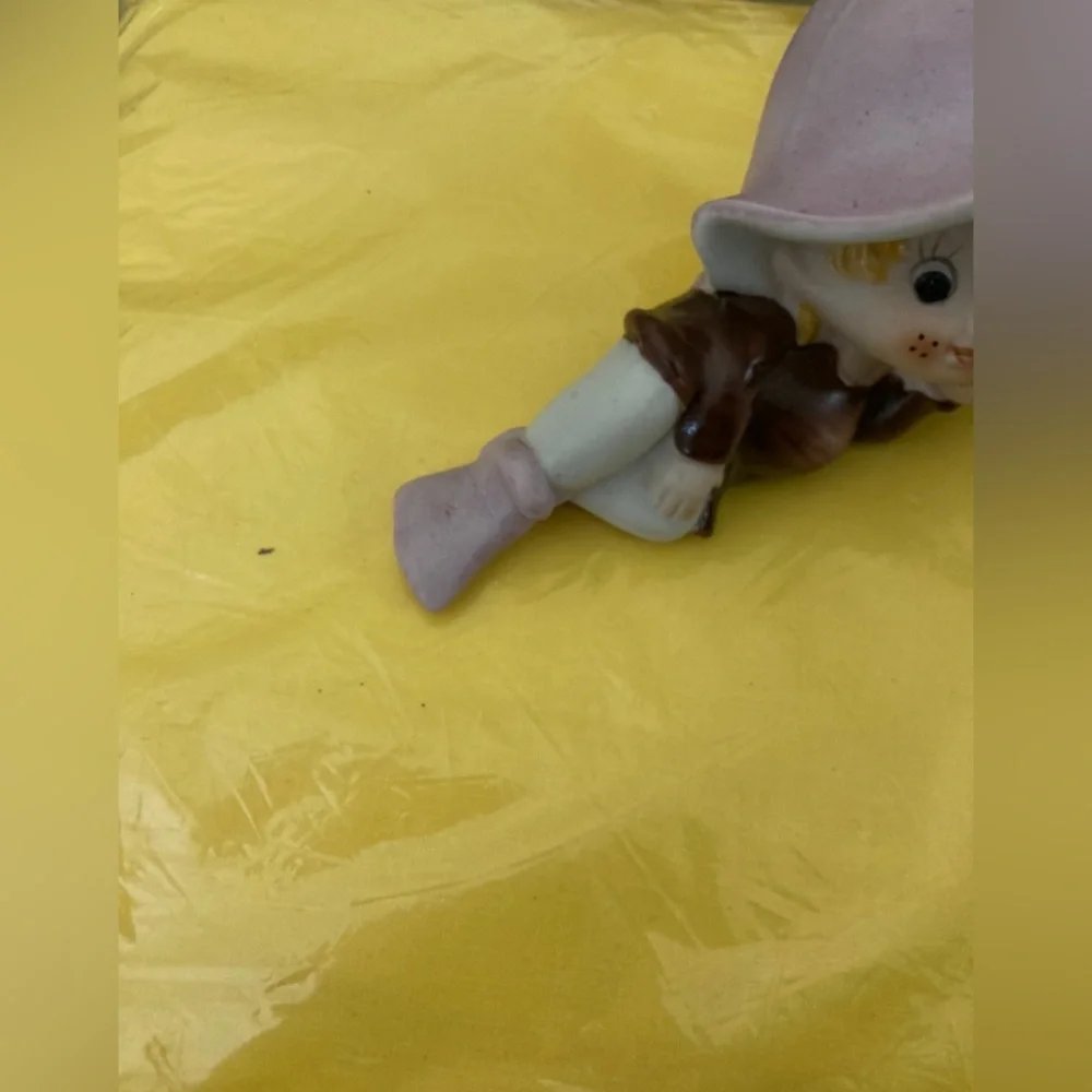 Vintage Utica Full Fitted Sheet in a sunflower yellow